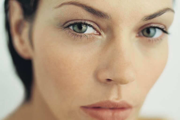 Top Eye Care Secrets: Banish Dark Circles, Puffiness, and Wrinkles for a Youthful Look!