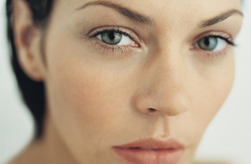 Top Eye Care Secrets: Banish Dark Circles, Puffiness, and Wrinkles for a Youthful Look!