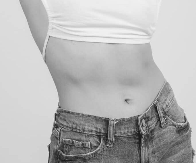 4 Essential Tips for a Smooth Drainless Tummy Tuck Recovery